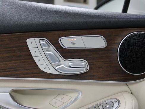 Used 2022 Mercedes-Benz GLC 300 w/ Premium Package Lite image 20