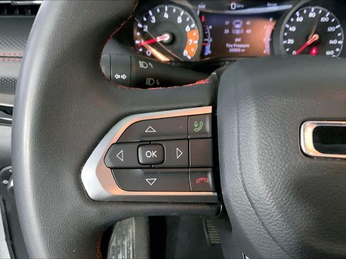 Used 2025 Jeep Compass Trailhawk AWD/4WD image 18