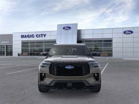 New 2026 Ford Explorer ST-Line w/ ST-Line Street Pack AWD/4WD image 6