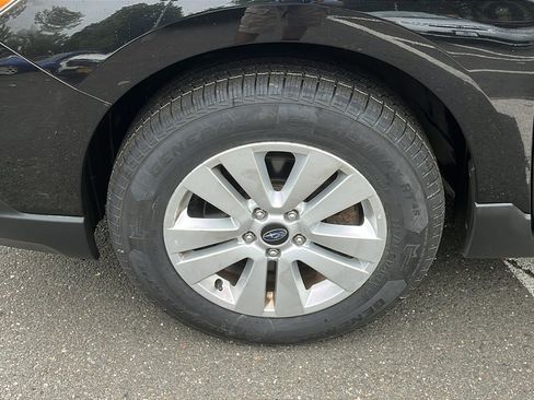 Used 2016 Subaru Outback 2.5i Premium image 9