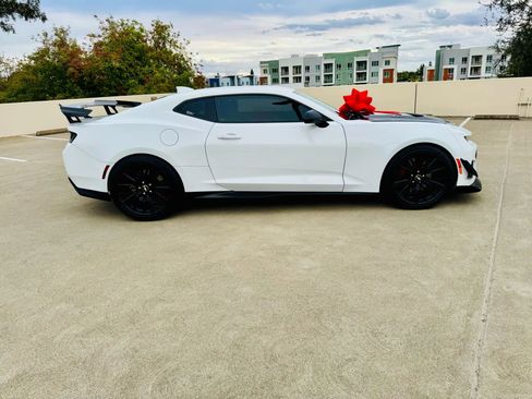 Used 2018 Chevrolet Camaro ZL1 image 50