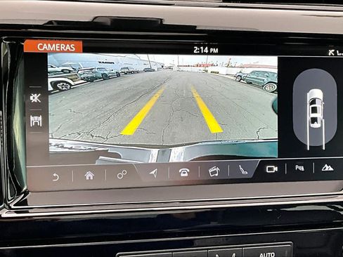 Used 2017 Land Rover Discovery HSE image 25