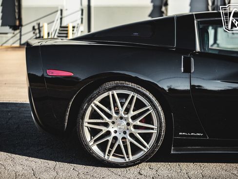 Used 2006 Chevrolet Corvette Coupe image 35