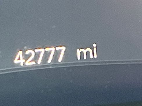 Used 2025 Chrysler Pacifica Select image 43