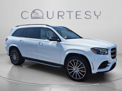Used 2023 Mercedes-Benz GLS 450 4MATIC image 9