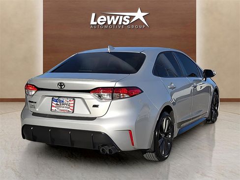 Used 2024 Toyota Corolla SE image 5