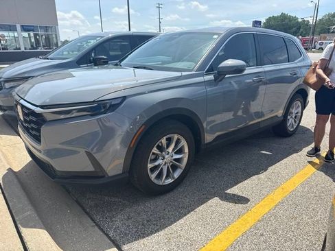 Used 2024 Honda CR-V EX image 3