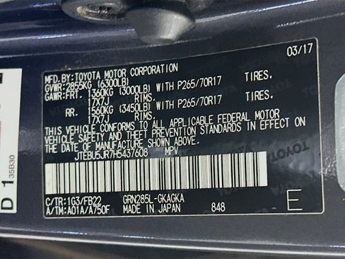 Used 2017 Toyota 4Runner SR5 AWD/4WD image 12