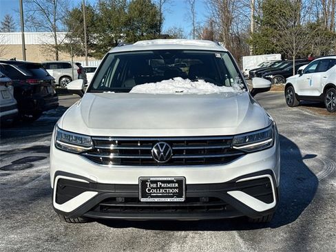 Certified 2023 Volkswagen Tiguan SE image 6