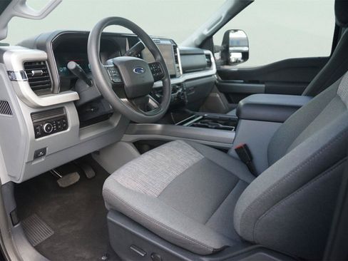Used 2026 Ford F250 XLT w/ XLT Premium Package AWD/4WD image 8