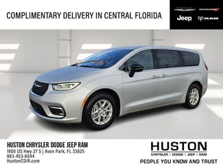 New 2026 Chrysler Pacifica Select video 1