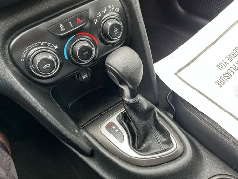Used 2016 Dodge Dart SXT FWD image 17