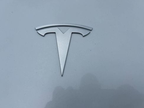 Used 2024 Tesla Model Y Long Range image 12