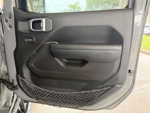 Used 2019 Jeep Wrangler Unlimited Sport S AWD/4WD image 25
