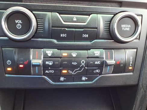 Used 2017 Ford Explorer XLT w/ Equipment Group 201A image 30