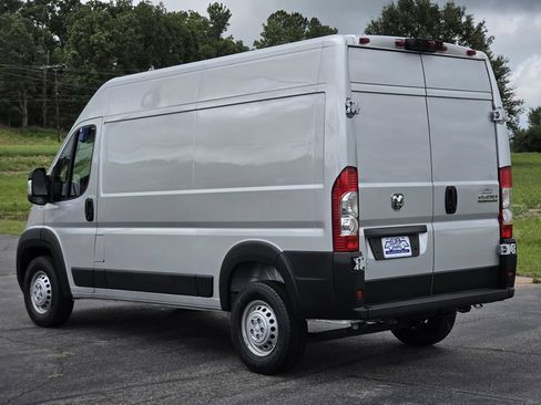 Used 2025 RAM ProMaster 1500 w/ Convenience Group FWD image 4