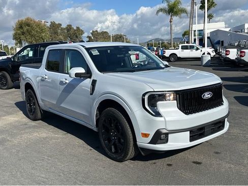 New 2026 Ford Maverick Lobo image 3