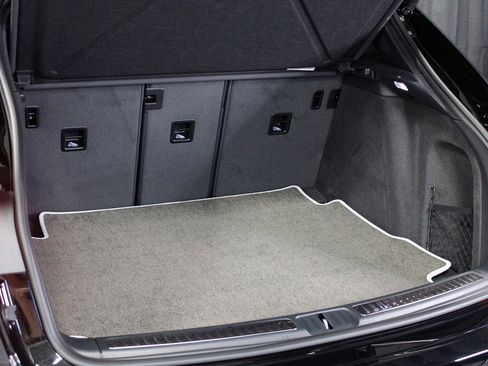 New 2026 Porsche Macan AWD/4WD image 17