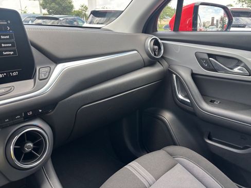 Used 2025 Chevrolet Blazer LT FWD image 36