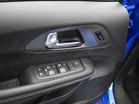 New 2026 Chrysler Pacifica Select image 14