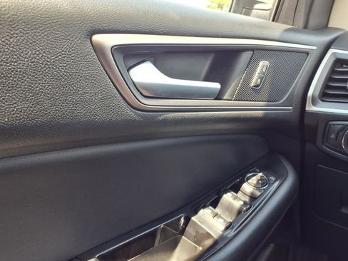 Used 2015 Ford Edge SEL w/ Equipment Group 201A AWD/4WD image 23