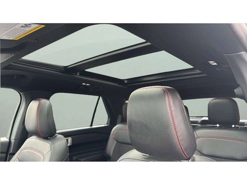 Used 2022 Ford Explorer ST-Line w/ Class IV Trailer Tow Package image 11