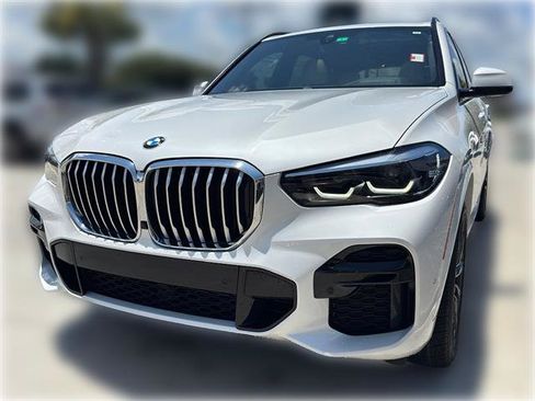 Used 2022 BMW X5 sDrive40i w/ M Sport Package RWD image 3