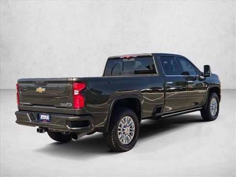 Used 2022 Chevrolet Silverado 3500 High Country w/ Z71 Off-Road Package AWD/4WD image 5