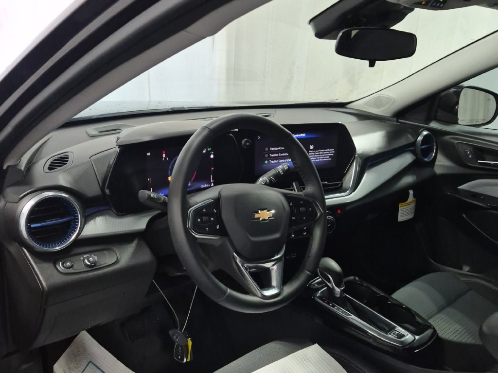Used 2026 Chevrolet Trax LT w/ Driver Confidence Package FWD image 6