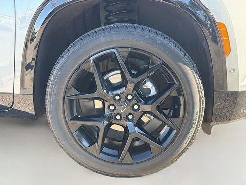 Used 2024 Chevrolet Traverse RS image 31