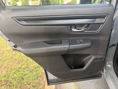 Certified 2025 Honda CR-V EX image 29