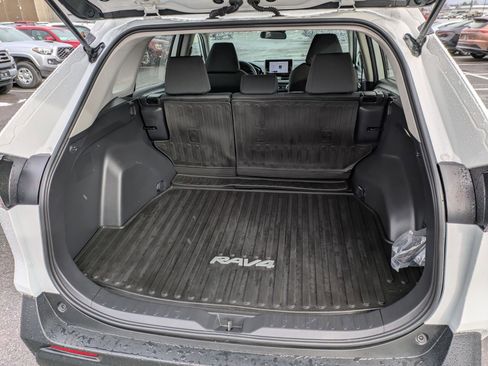 Used 2023 Toyota RAV4 XLE image 18