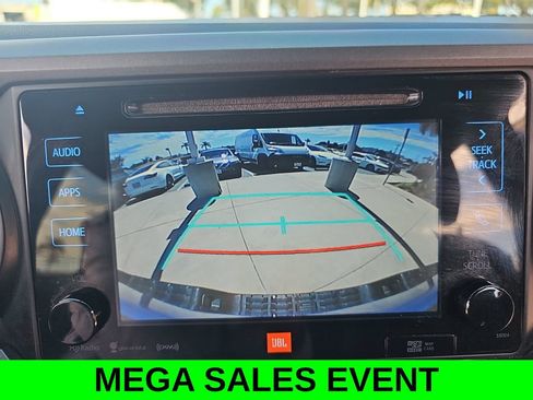 Used 2017 Toyota Tacoma TRD Sport AWD/4WD image 22