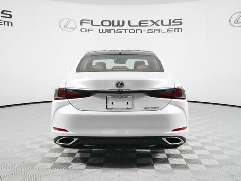 New 2025 Lexus ES 350 w/ Premium Package image 6