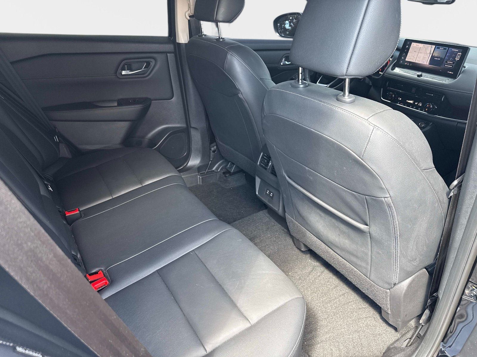 Certified 2024 Nissan Rogue SL FWD image 12