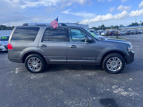 Used 2014 Lincoln Navigator 4WD image 4