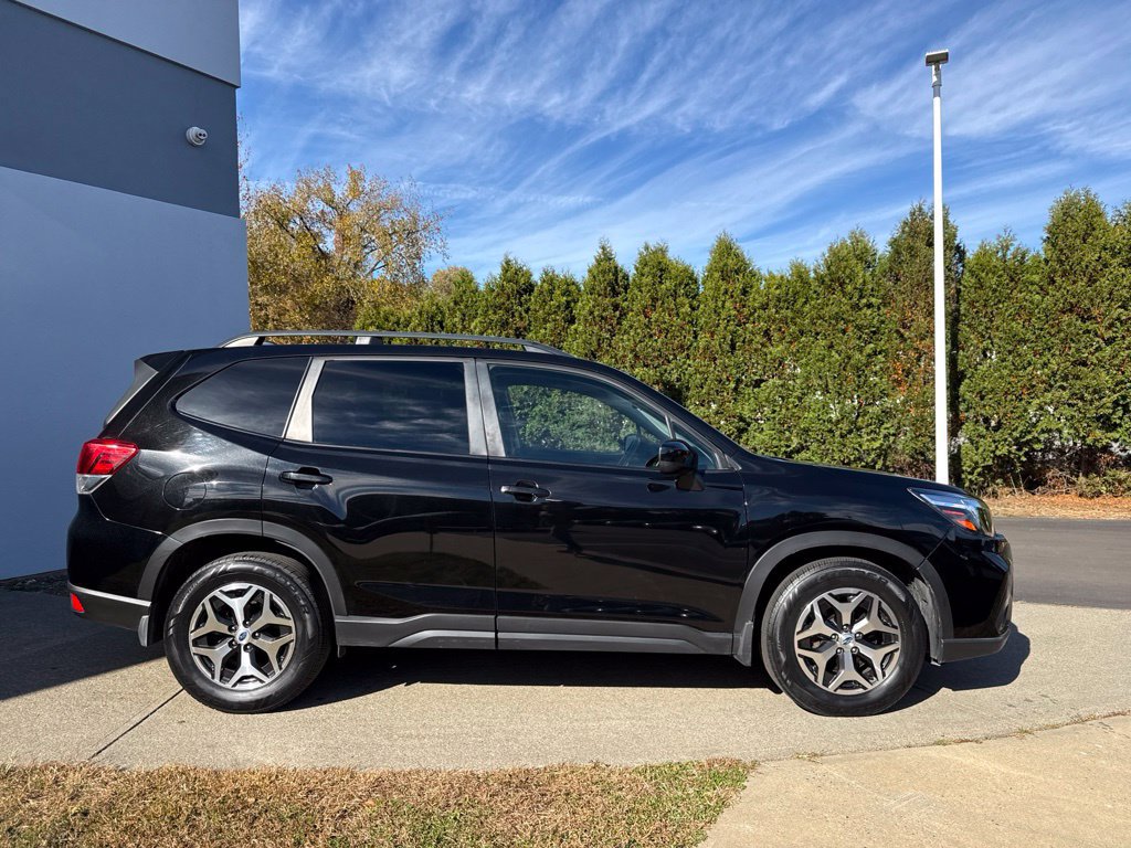 Used 2020 Subaru Forester Premium AWD/4WD image 2