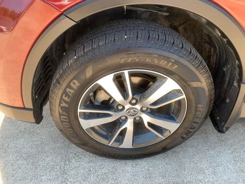 Used 2018 Toyota RAV4 XLE w/ Plus Extra Value Package FWD image 22