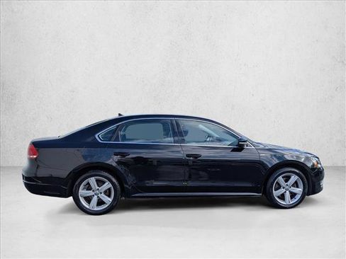 Used 2014 Volkswagen Passat 1.8T Wolfsburg Edition image 4