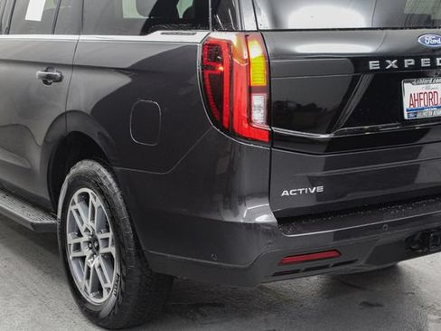 Certified 2025 Ford Expedition Active AWD/4WD image 7