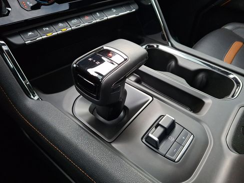 Used 2023 GMC Sierra 1500 AT4 w/ Technology Package image 15