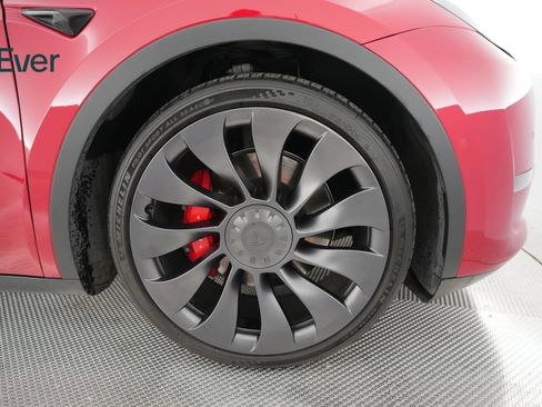Used 2022 Tesla Model Y Performance AWD/4WD image 9