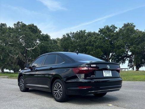 Used 2021 Volkswagen Jetta SE FWD image 3
