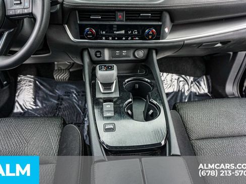 Used 2024 Nissan Rogue SV FWD image 39