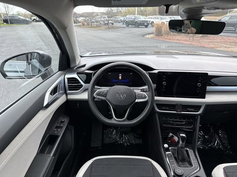 New 2026 Volkswagen Taos SE AWD/4WD image 15