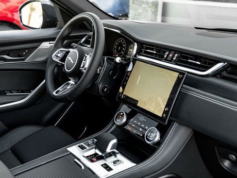 New 2026 Jaguar F-PACE R-Dynamic S image 30