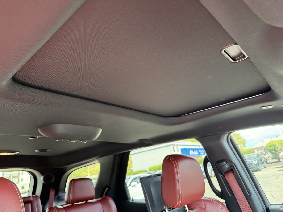 Used 2021 Dodge Durango SRT Hellcat w/ Technology Group AWD/4WD image 25