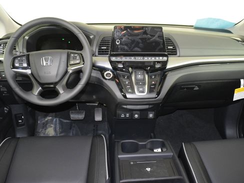 New 2026 Honda Odyssey Touring image 11