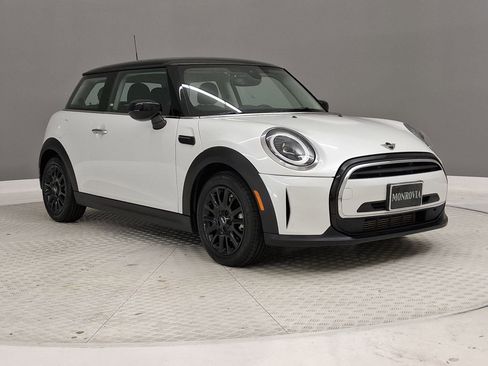 Used 2024 MINI Cooper 2-Door Hardtop FWD image 5