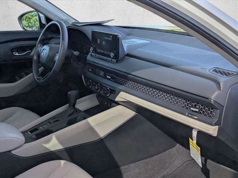 Certified 2023 Honda Accord EX image 22